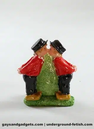 Magnet Kissing Farmer Boys