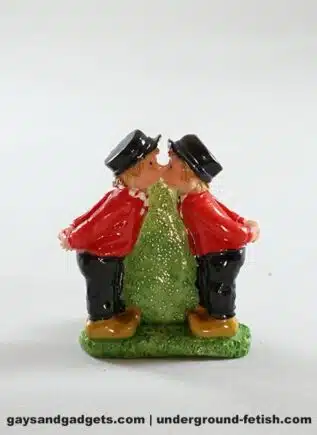 Magnet Kissing Farmer Boys